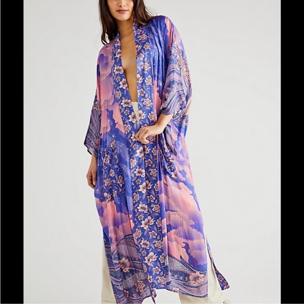 Spell and the Gypsy Luna kimono 🌺 🌙